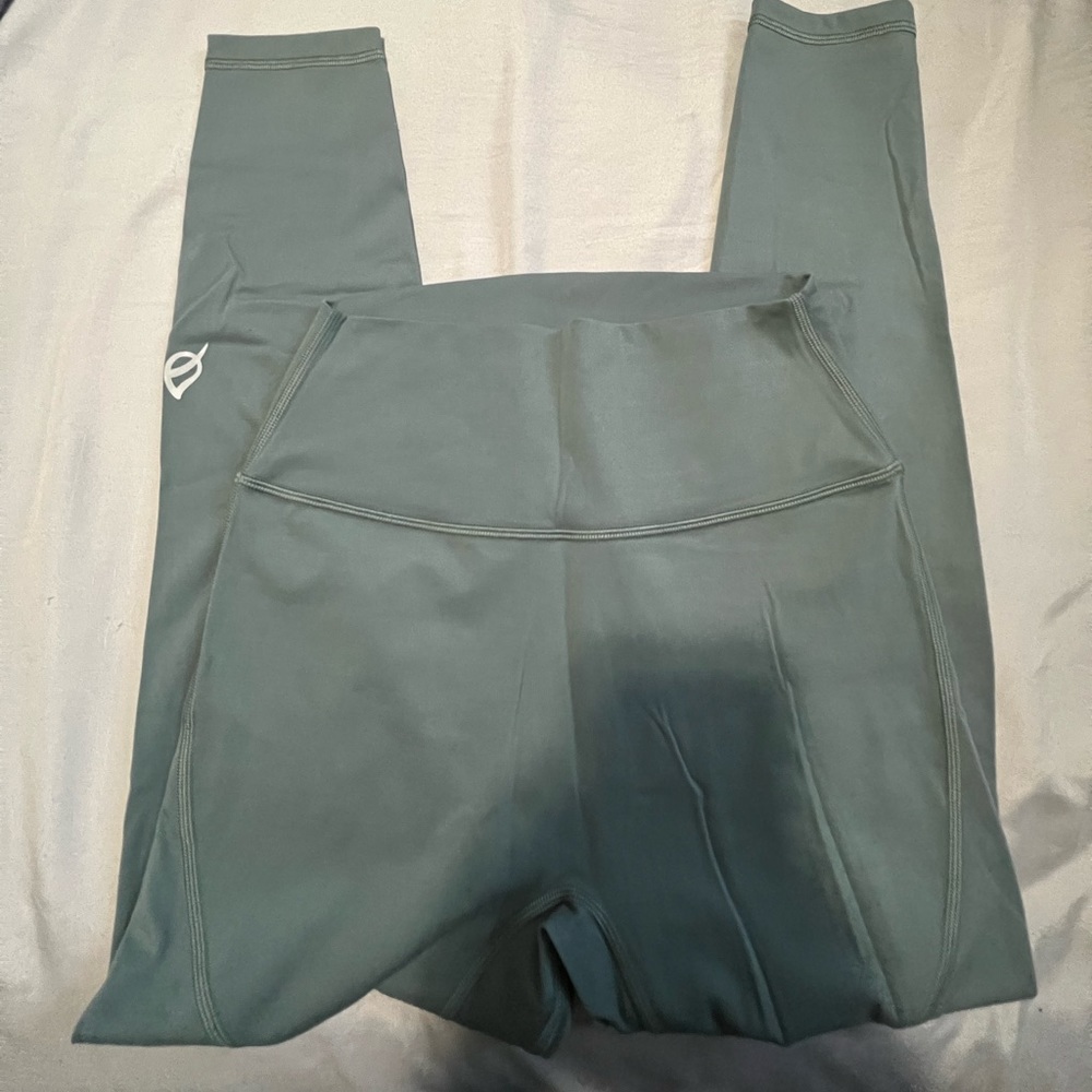 Ptula Shelby Leggings 23” in Basil